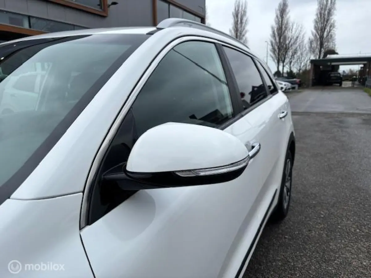 1.6 GDi Hybrid DynamicPlusLine Navigatie, + Camera achter , Leren bekleding Stoel & Stuur verwarming , Lane assist , Brake assist , volledig onderhouden !