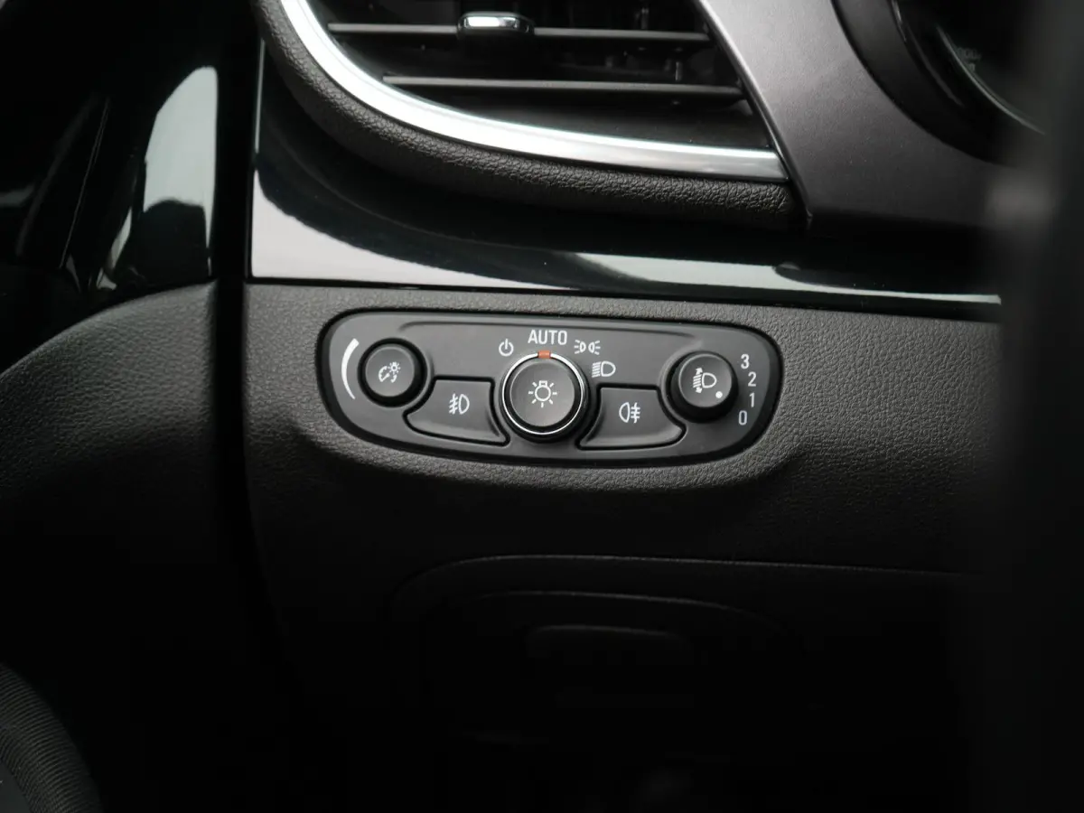 1.4 Turbo Online Edition AUTOMAAT | NAVIGATIE | APPLE CARPLAY | CAMERA | CRUISE | CLIMA | STOELVERWARMING | RADIO | BLUETOOTH | LMV | PDC | 12 MAANDEN BOVAG GARANTIE |