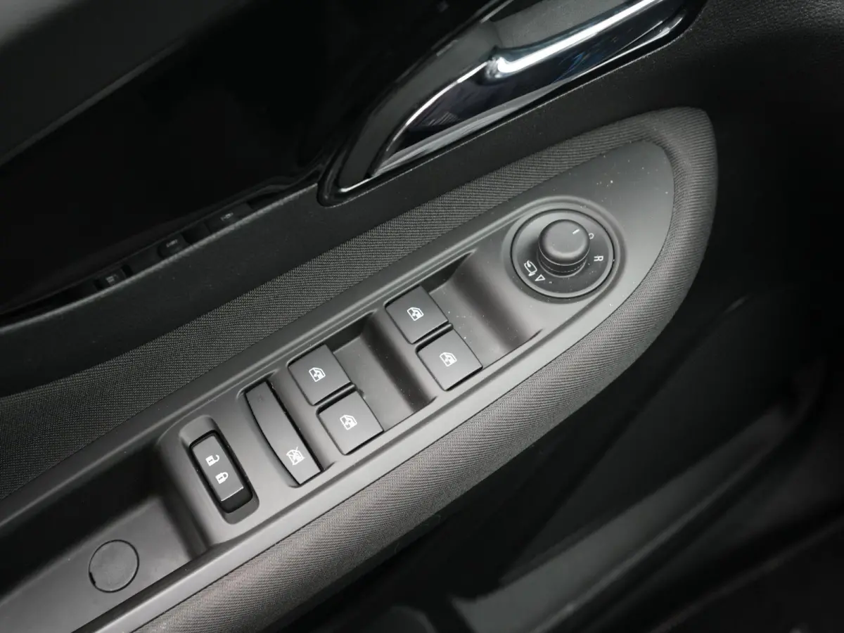 1.4 Turbo Online Edition AUTOMAAT | NAVIGATIE | APPLE CARPLAY | CAMERA | CRUISE | CLIMA | STOELVERWARMING | RADIO | BLUETOOTH | LMV | PDC | 12 MAANDEN BOVAG GARANTIE |