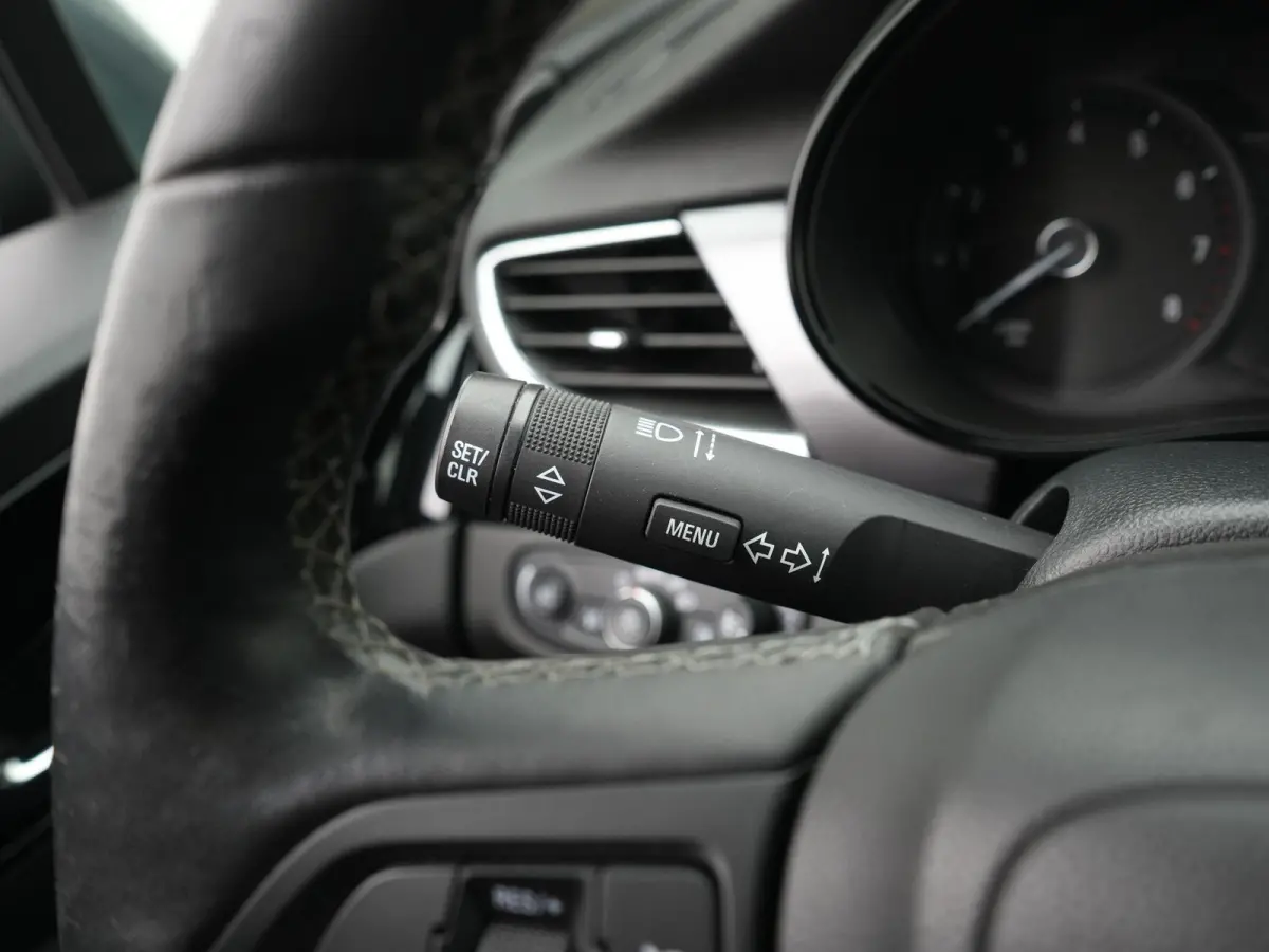1.4 Turbo Online Edition AUTOMAAT | NAVIGATIE | APPLE CARPLAY | CAMERA | CRUISE | CLIMA | STOELVERWARMING | RADIO | BLUETOOTH | LMV | PDC | 12 MAANDEN BOVAG GARANTIE |