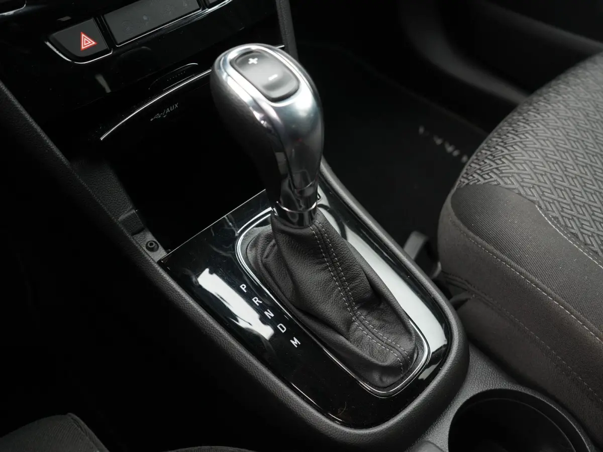 1.4 Turbo Online Edition AUTOMAAT | NAVIGATIE | APPLE CARPLAY | CAMERA | CRUISE | CLIMA | STOELVERWARMING | RADIO | BLUETOOTH | LMV | PDC | 12 MAANDEN BOVAG GARANTIE |