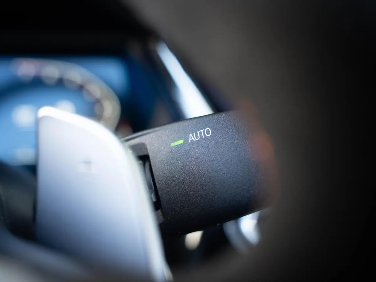 sDrive20i | Final Edition | Safety Pack | Head-up Display | Harman Kardon
