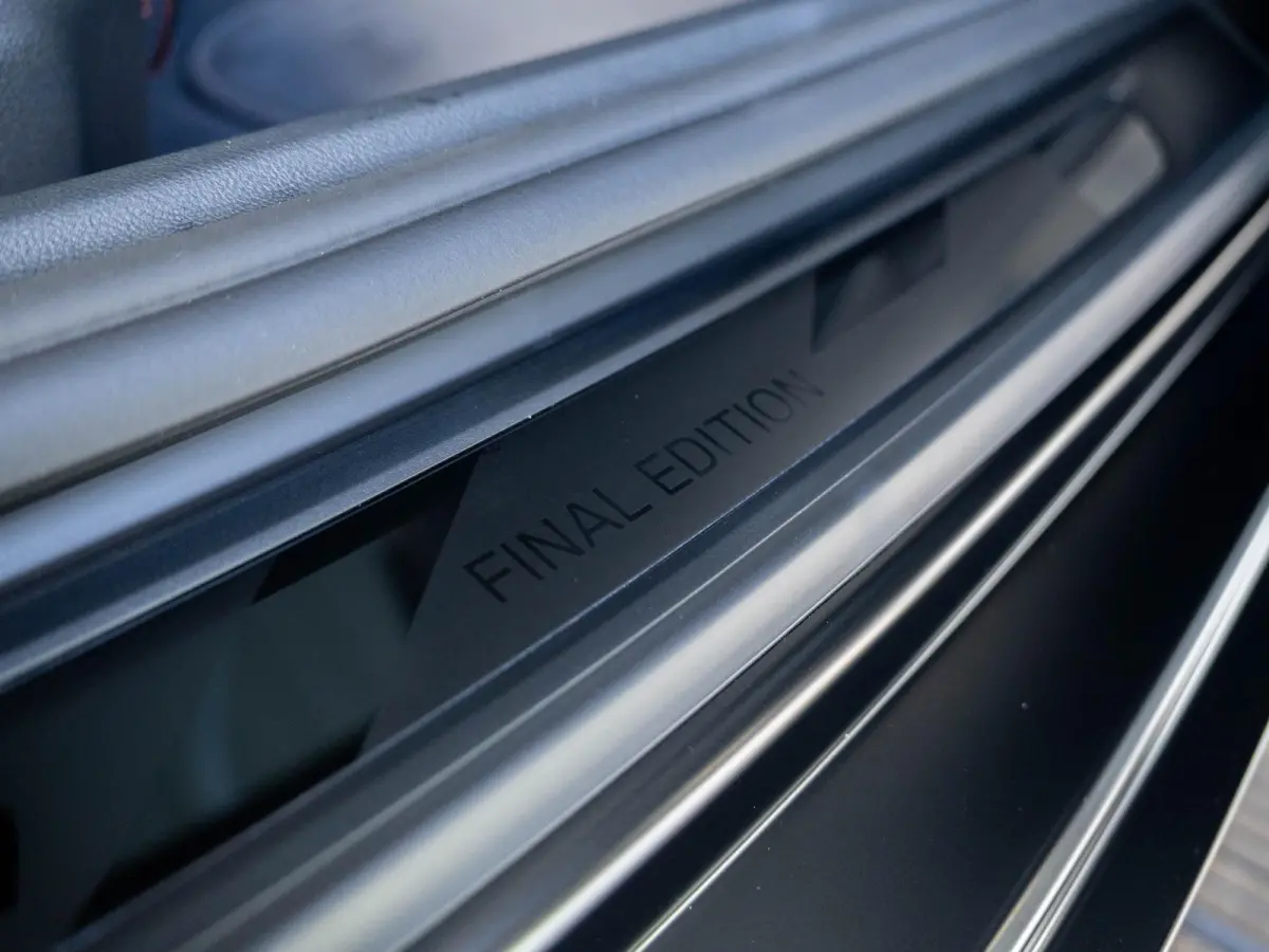 sDrive20i | Final Edition | Safety Pack | Head-up Display | Harman Kardon