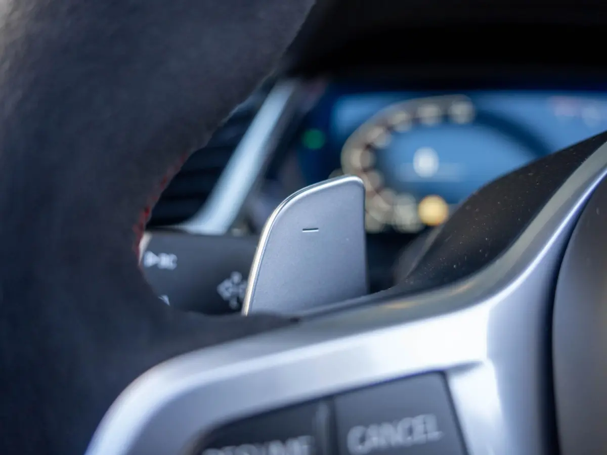 sDrive20i | Final Edition | Safety Pack | Head-up Display | Harman Kardon