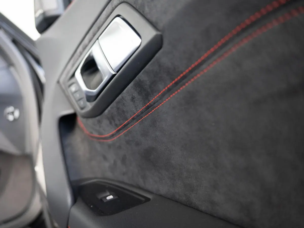 sDrive20i | Final Edition | Safety Pack | Head-up Display | Harman Kardon