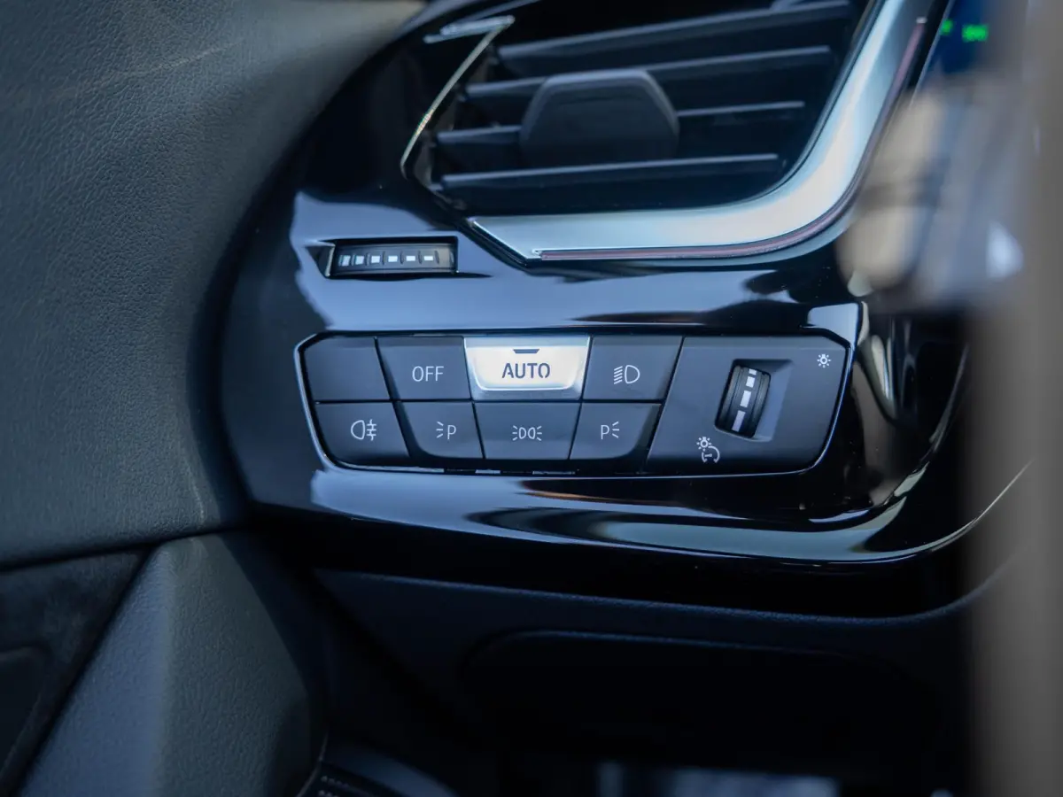 sDrive20i | Final Edition | Safety Pack | Head-up Display | Harman Kardon