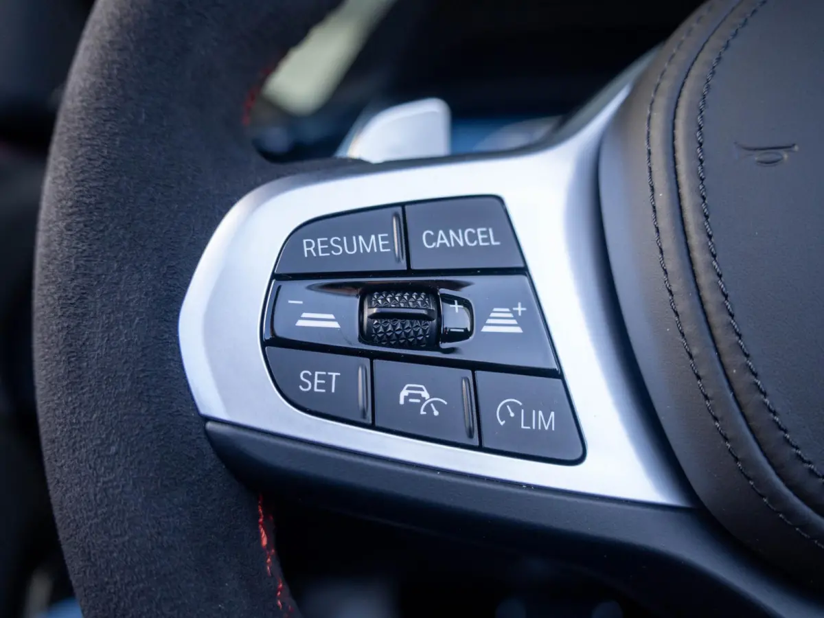 sDrive20i | Final Edition | Safety Pack | Head-up Display | Harman Kardon