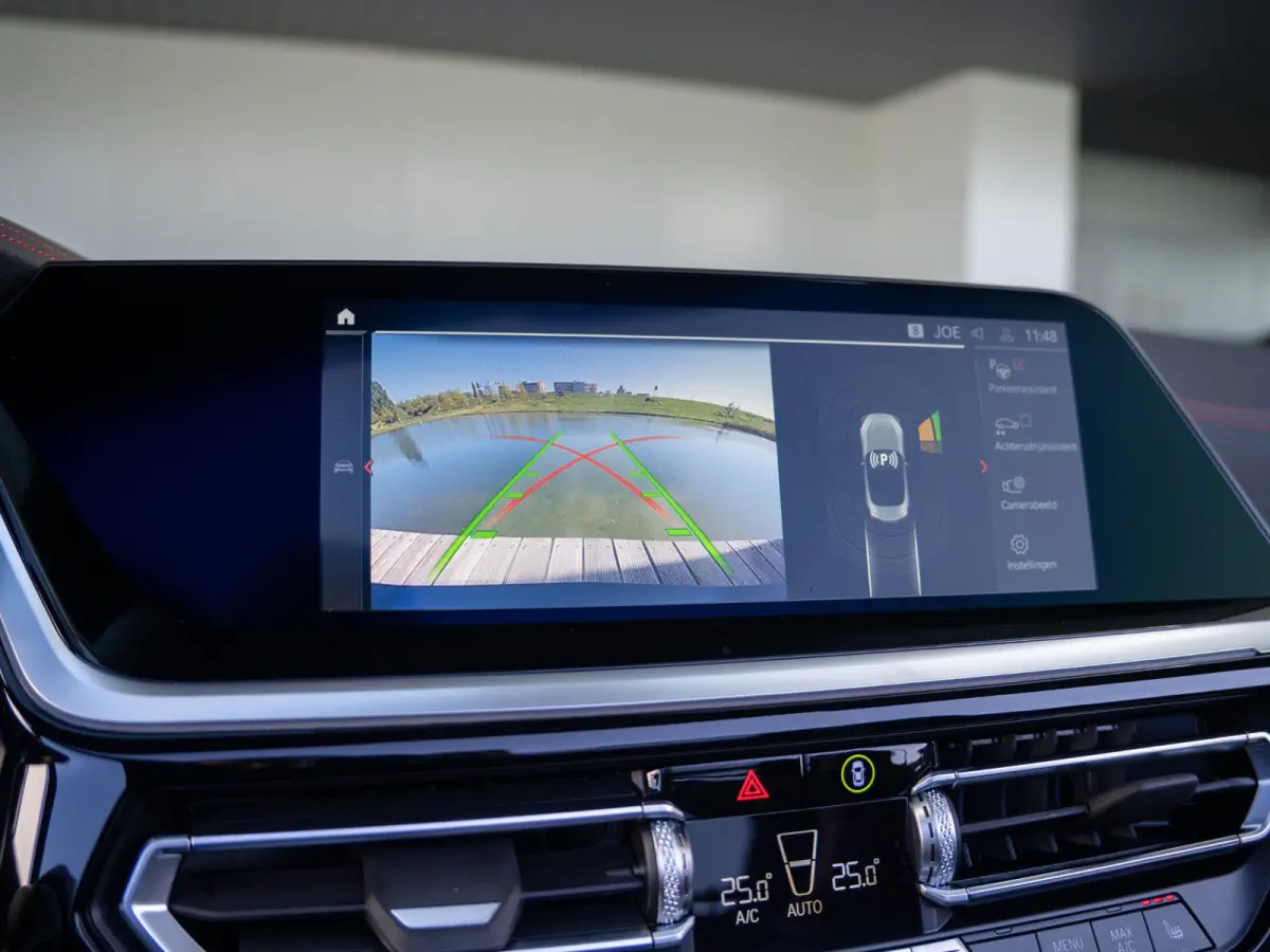sDrive20i | Final Edition | Safety Pack | Head-up Display | Harman Kardon