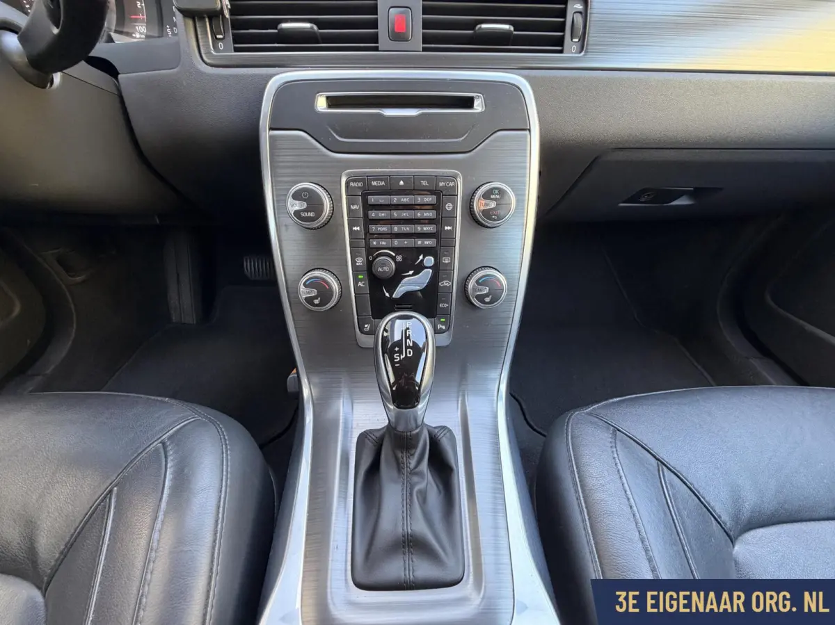 2.0 T4 AUT Polar+ Schuifdak Xenon Leder Trekhaak