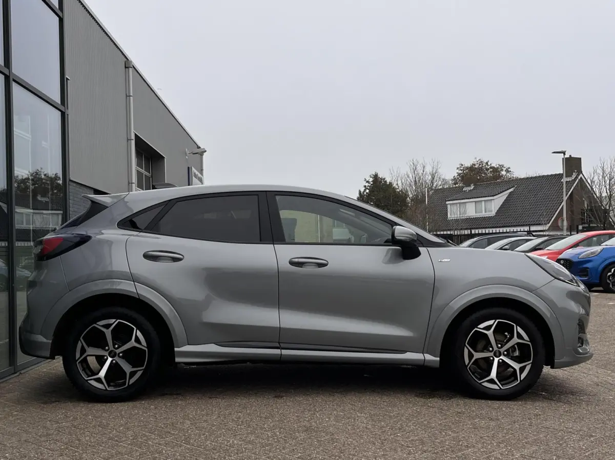 1.0 EcoBoost ST-Line X 125PK Automaat Trekhaak Winterpack Camera Cruise Navi B&O Climate Keyless Elek. Achterklep Full-LED Privacy Glass *Sportieve looks*
