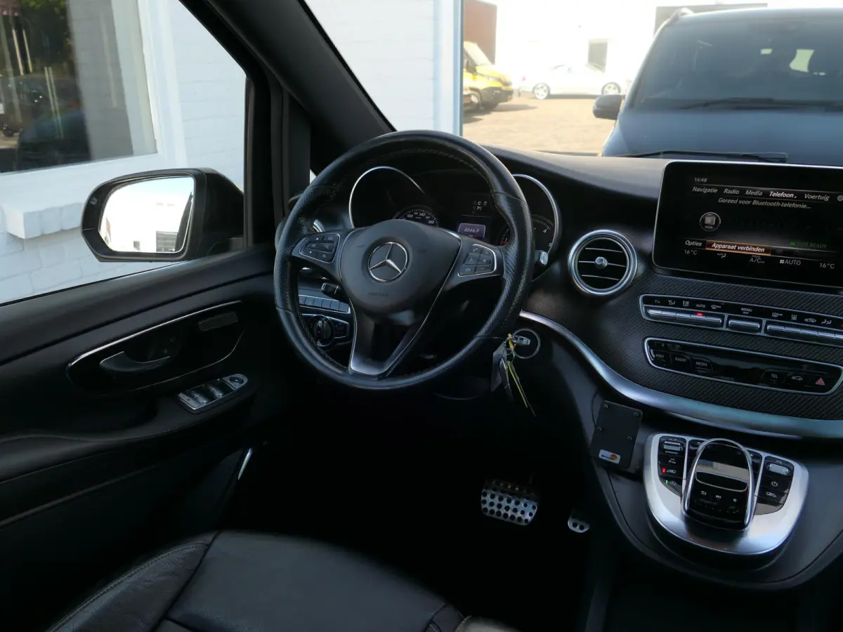 250d Lang Avantgarde Edition | AMG | Panoramadak | 360°-camera | Standkachel | Burmester | Carbon interieur | Trekhaak | Dodehoek detectie | Elektrische schuifdeuren + achterklep