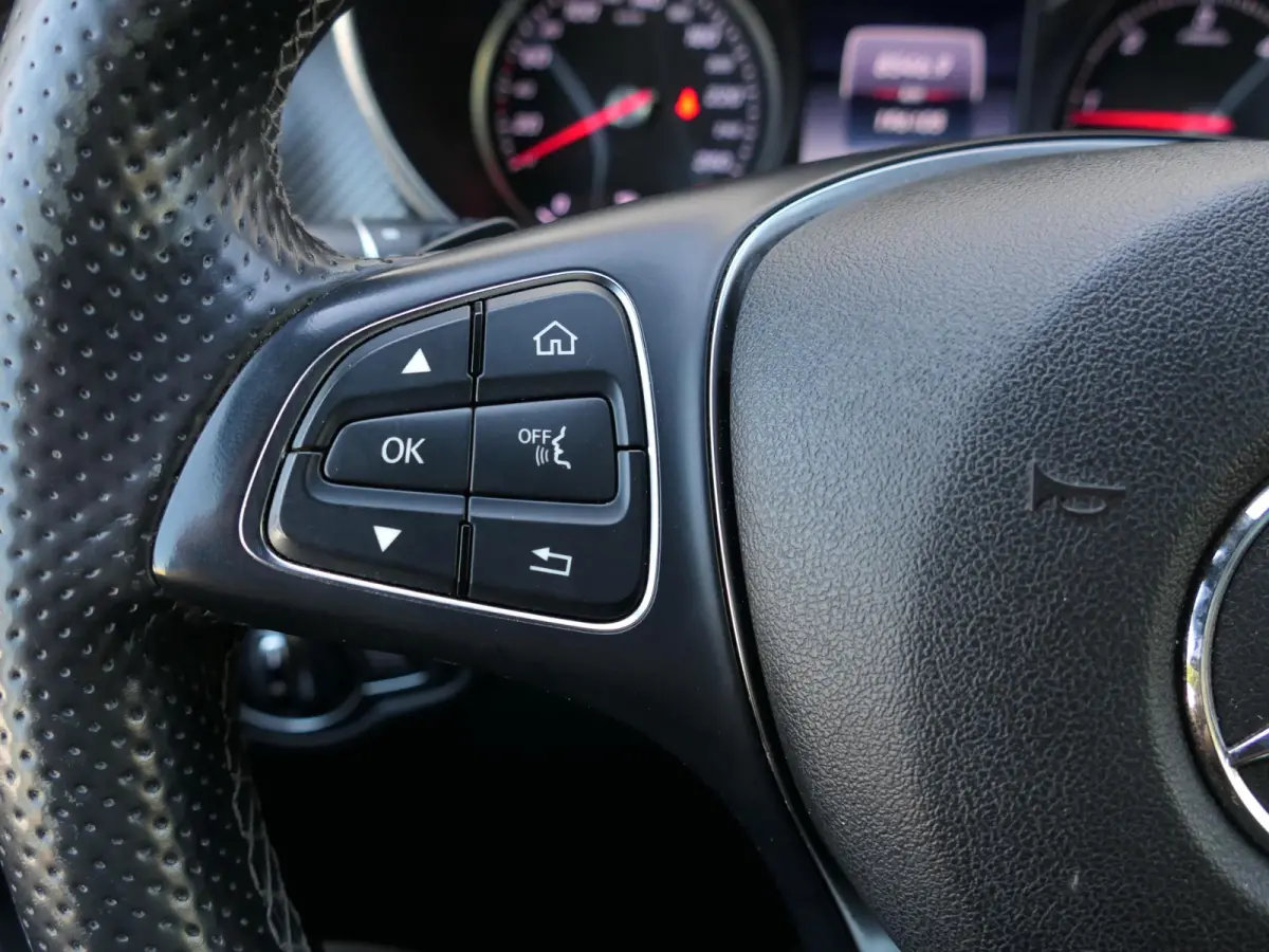 250d Lang Avantgarde Edition | AMG | Panoramadak | 360°-camera | Standkachel | Burmester | Carbon interieur | Trekhaak | Dodehoek detectie | Elektrische schuifdeuren + achterklep