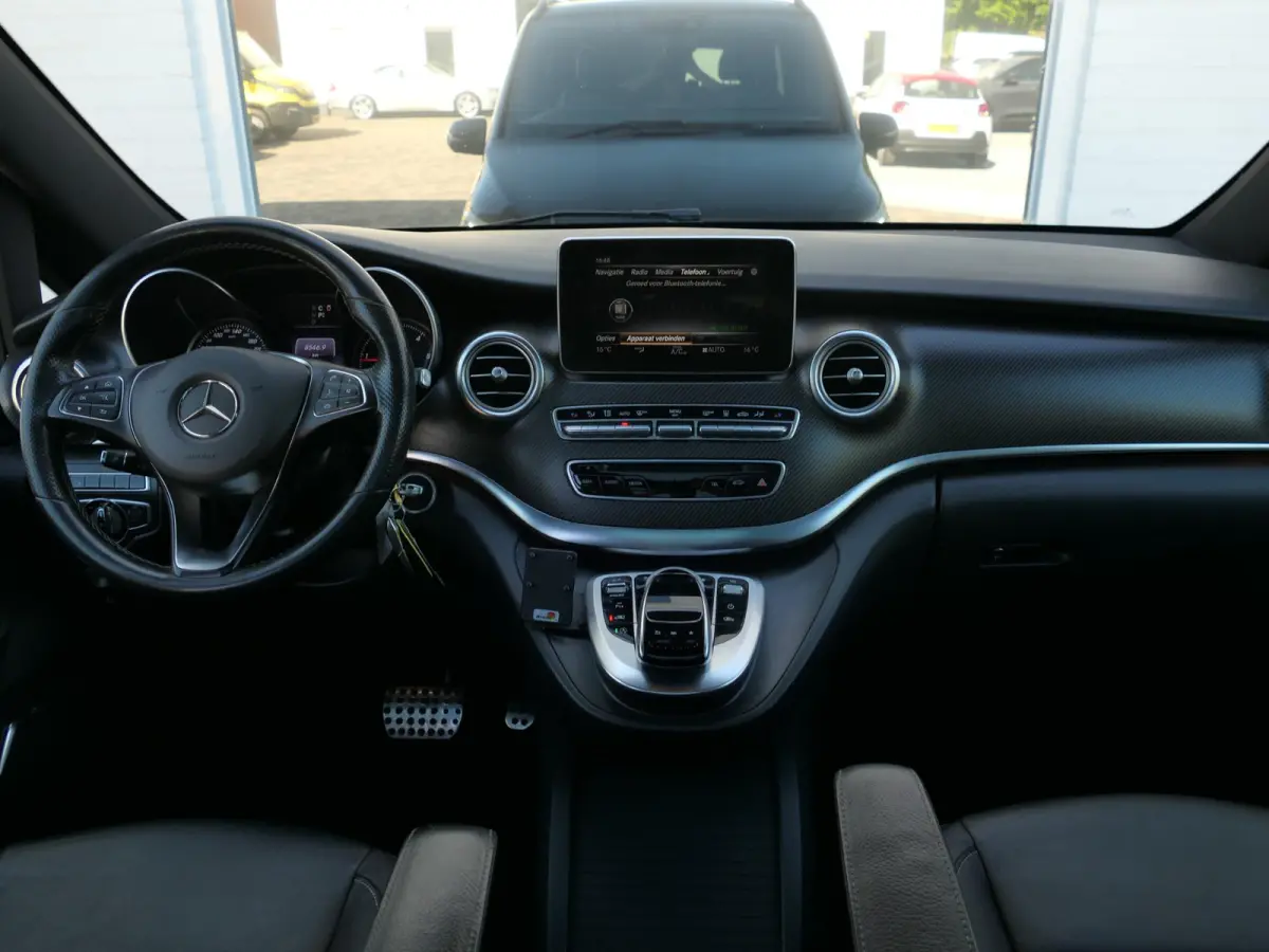 250d Lang Avantgarde Edition | AMG | Panoramadak | 360°-camera | Standkachel | Burmester | Carbon interieur | Trekhaak | Dodehoek detectie | Elektrische schuifdeuren + achterklep