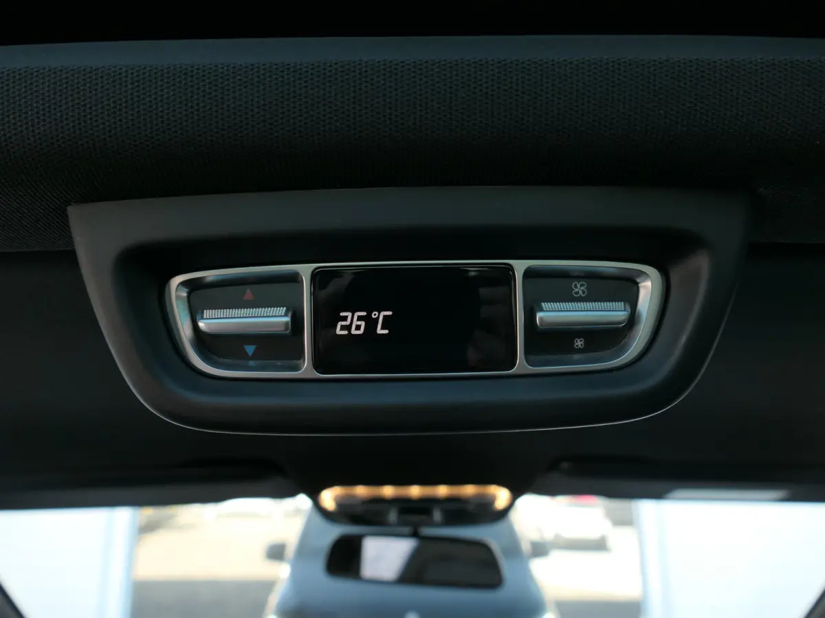 250d Lang Avantgarde Edition | AMG | Panoramadak | 360°-camera | Standkachel | Burmester | Carbon interieur | Trekhaak | Dodehoek detectie | Elektrische schuifdeuren + achterklep