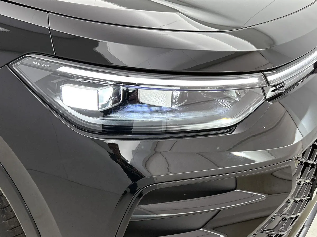 1.5 eHybrid R-Line Edition | 204pk | Trekhaak inklapbaar | Panoramaschuif-kanteldak | Black Style Pakket | adaptieve cruise control | climatronic (automatische airco) |