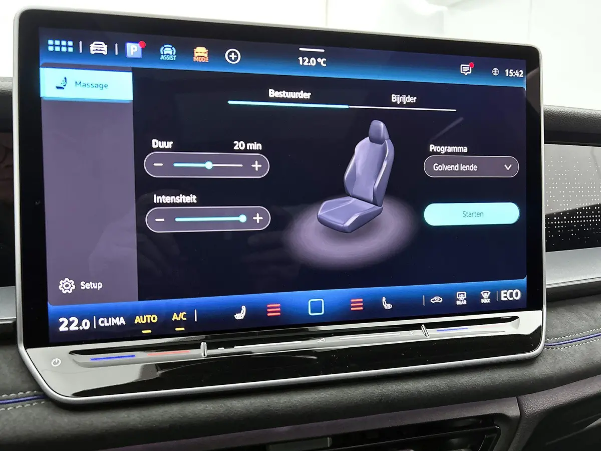 1.5 eHybrid R-Line Edition | 204pk | Trekhaak inklapbaar | Panoramaschuif-kanteldak | Black Style Pakket | adaptieve cruise control | climatronic (automatische airco) |