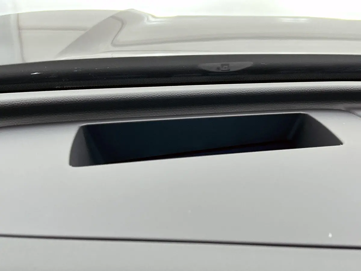 1.5 eHybrid R-Line Edition | 204pk | Trekhaak inklapbaar | Panoramaschuif-kanteldak | Black Style Pakket | adaptieve cruise control | climatronic (automatische airco) |