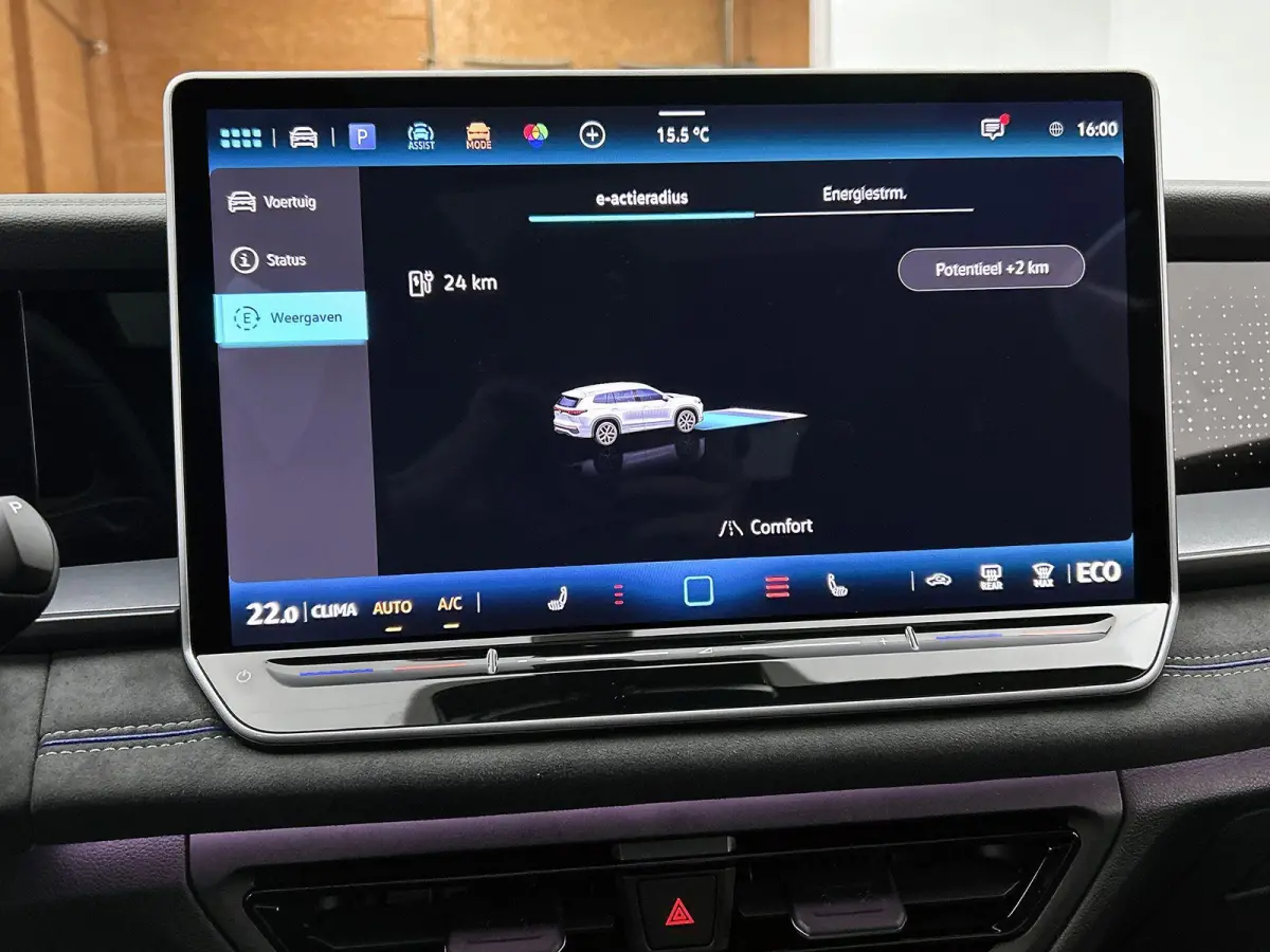 1.5 eHybrid R-Line Edition | 204pk | Trekhaak inklapbaar | Panoramaschuif-kanteldak | Black Style Pakket | adaptieve cruise control | climatronic (automatische airco) |
