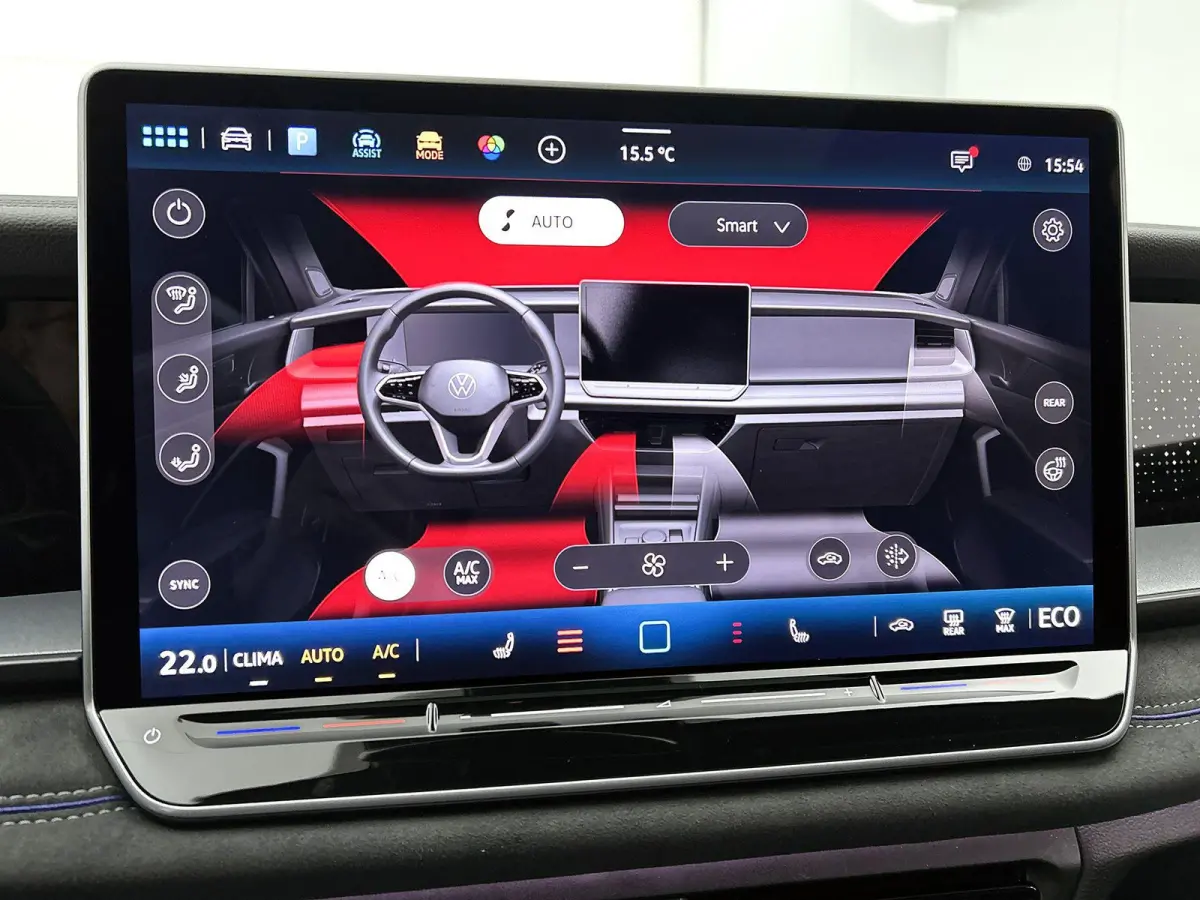 1.5 eHybrid R-Line Edition | 204pk | Trekhaak inklapbaar | Panoramaschuif-kanteldak | Black Style Pakket | adaptieve cruise control | climatronic (automatische airco) |