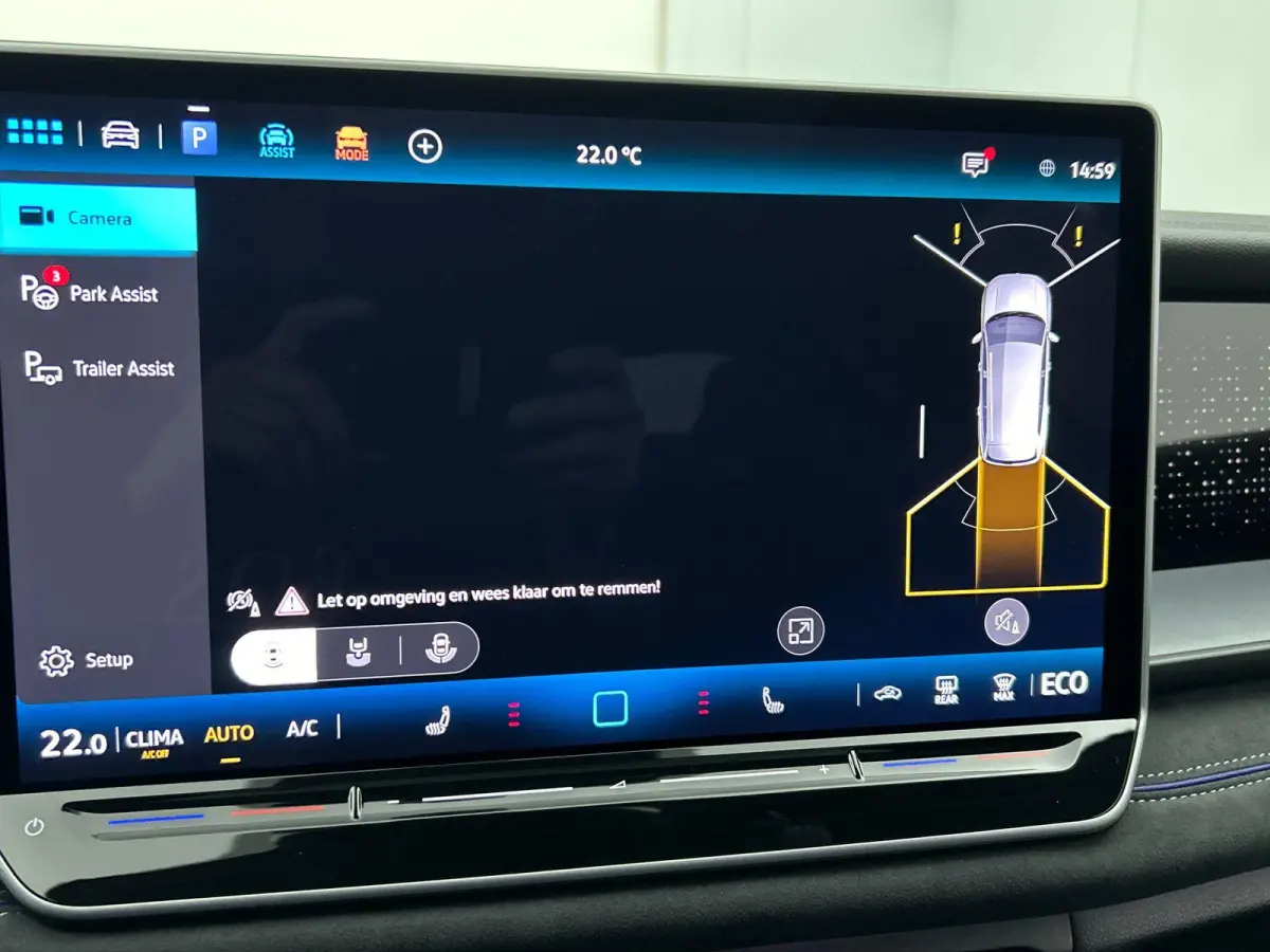 1.5 eHybrid R-Line Edition | 204pk | Trekhaak inklapbaar | Panoramaschuif-kanteldak | Black Style Pakket | adaptieve cruise control | climatronic (automatische airco) |