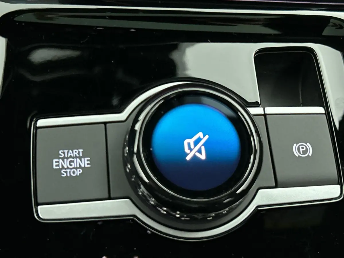 1.5 eHybrid R-Line Edition | 204pk | Trekhaak inklapbaar | Panoramaschuif-kanteldak | Black Style Pakket | adaptieve cruise control | climatronic (automatische airco) |