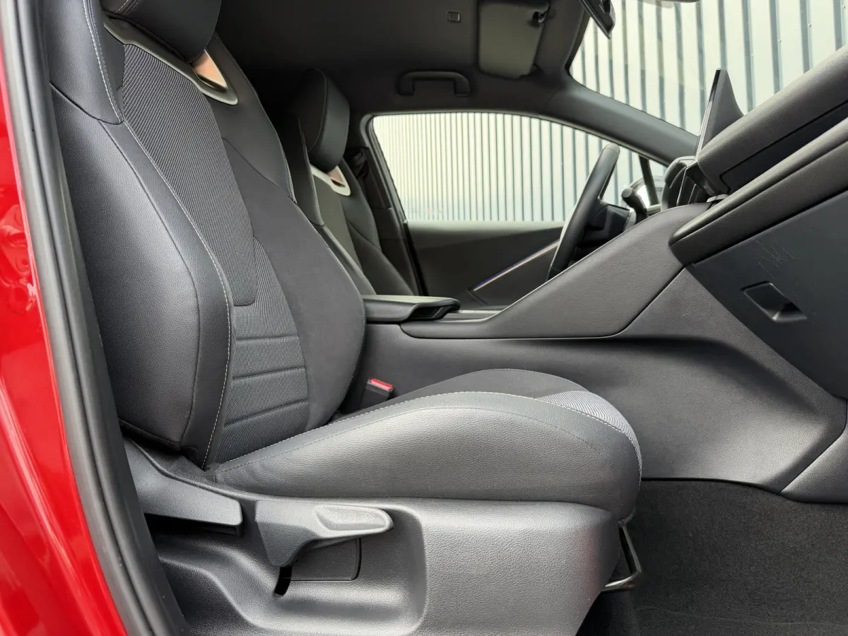 1.8 Hybrid 140 Executive / Bi tone | JBL | Emotional Red | 10 jr GARANTIE | Rijklaar!!!
