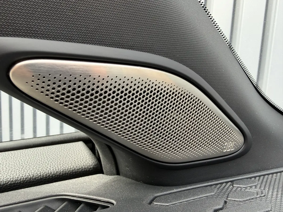 1.8 Hybrid 140 Executive / Bi tone | JBL | Emotional Red | 10 jr GARANTIE | Rijklaar!!!