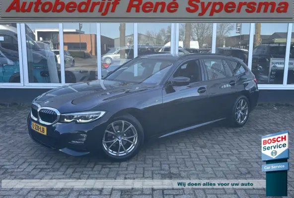 318i Business Edition | M Pakket | Sfeerverlichting | Apple Carplay | Parkeercamera