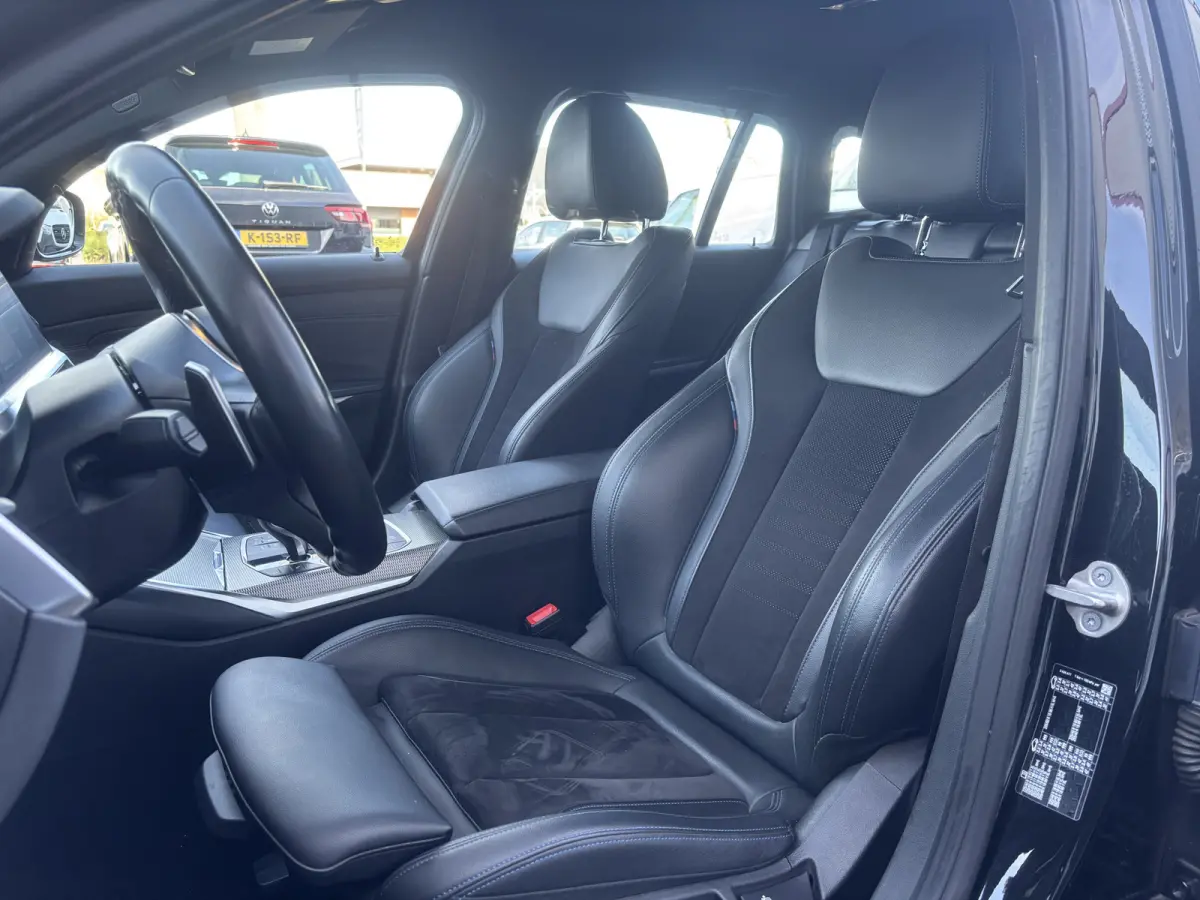 318i Business Edition | M Pakket | Sfeerverlichting | Apple Carplay | Parkeercamera