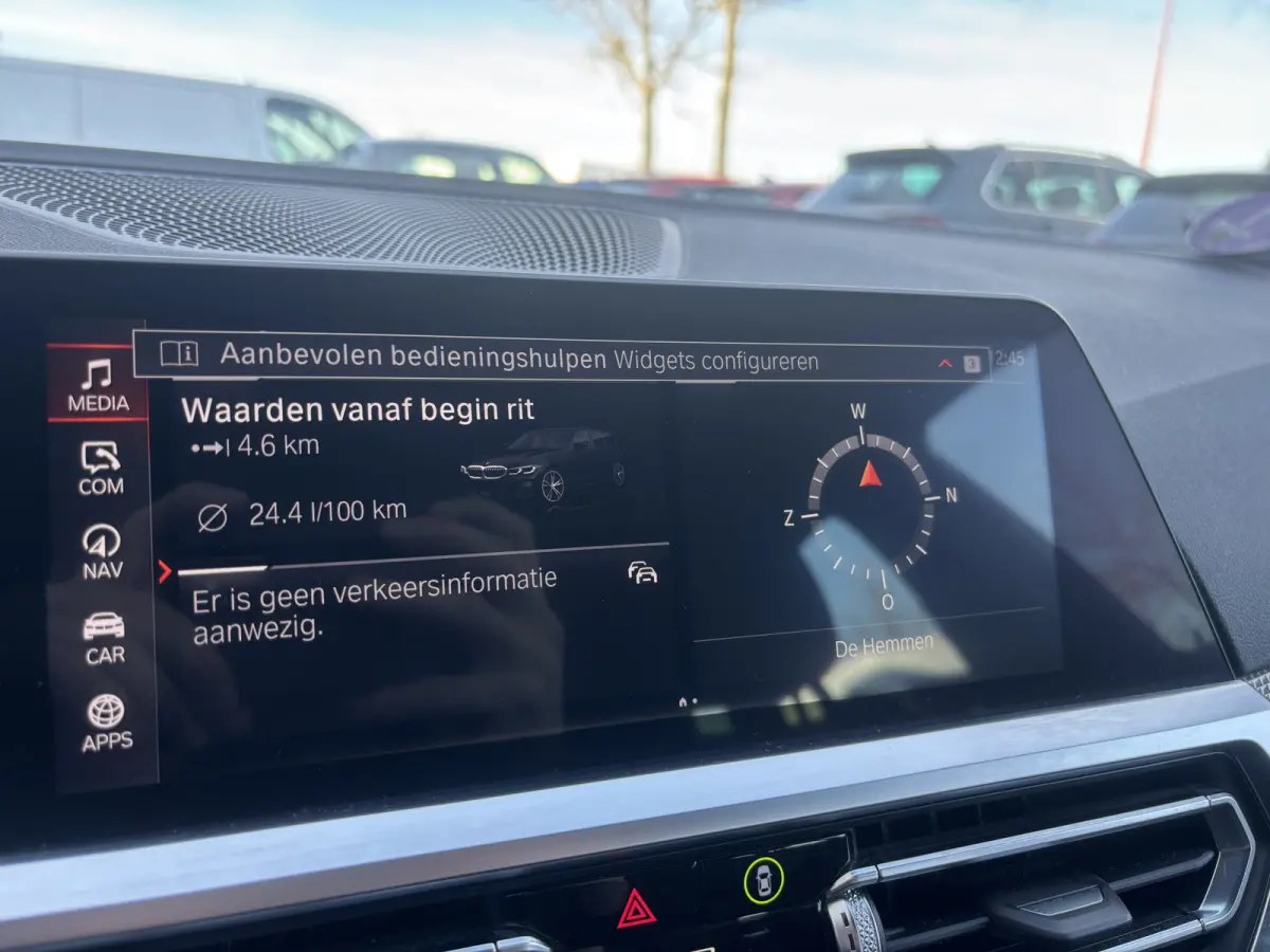 318i Business Edition | M Pakket | Sfeerverlichting | Apple Carplay | Parkeercamera