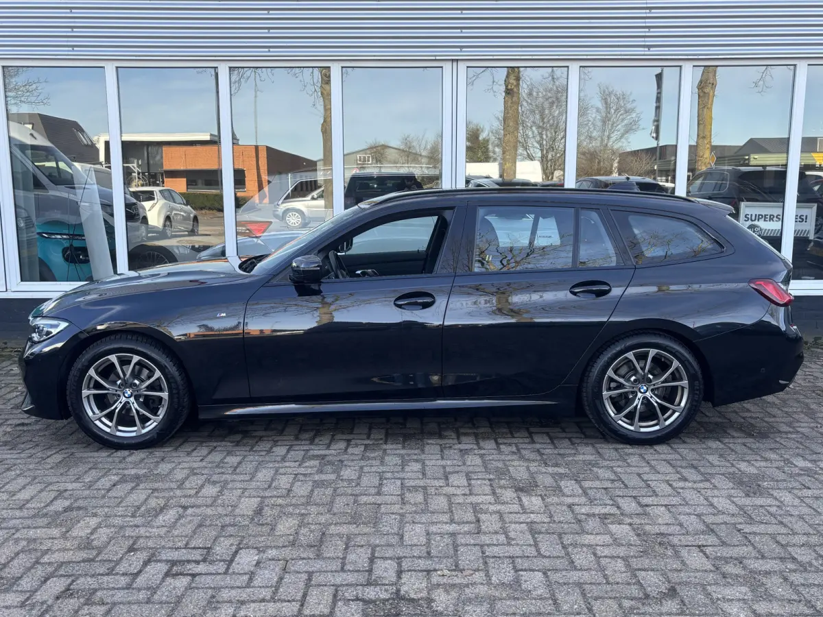 318i Business Edition | M Pakket | Sfeerverlichting | Apple Carplay | Parkeercamera