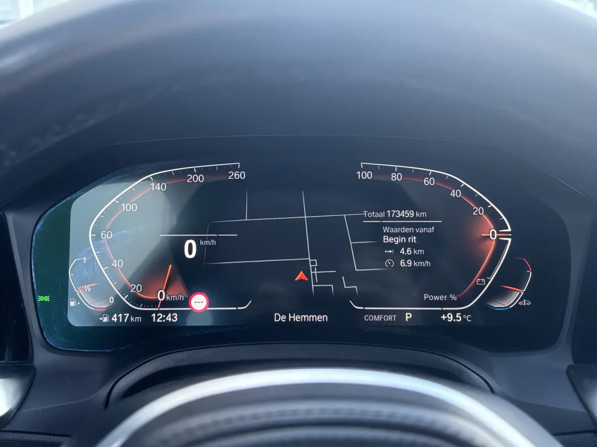 318i Business Edition | M Pakket | Sfeerverlichting | Apple Carplay | Parkeercamera