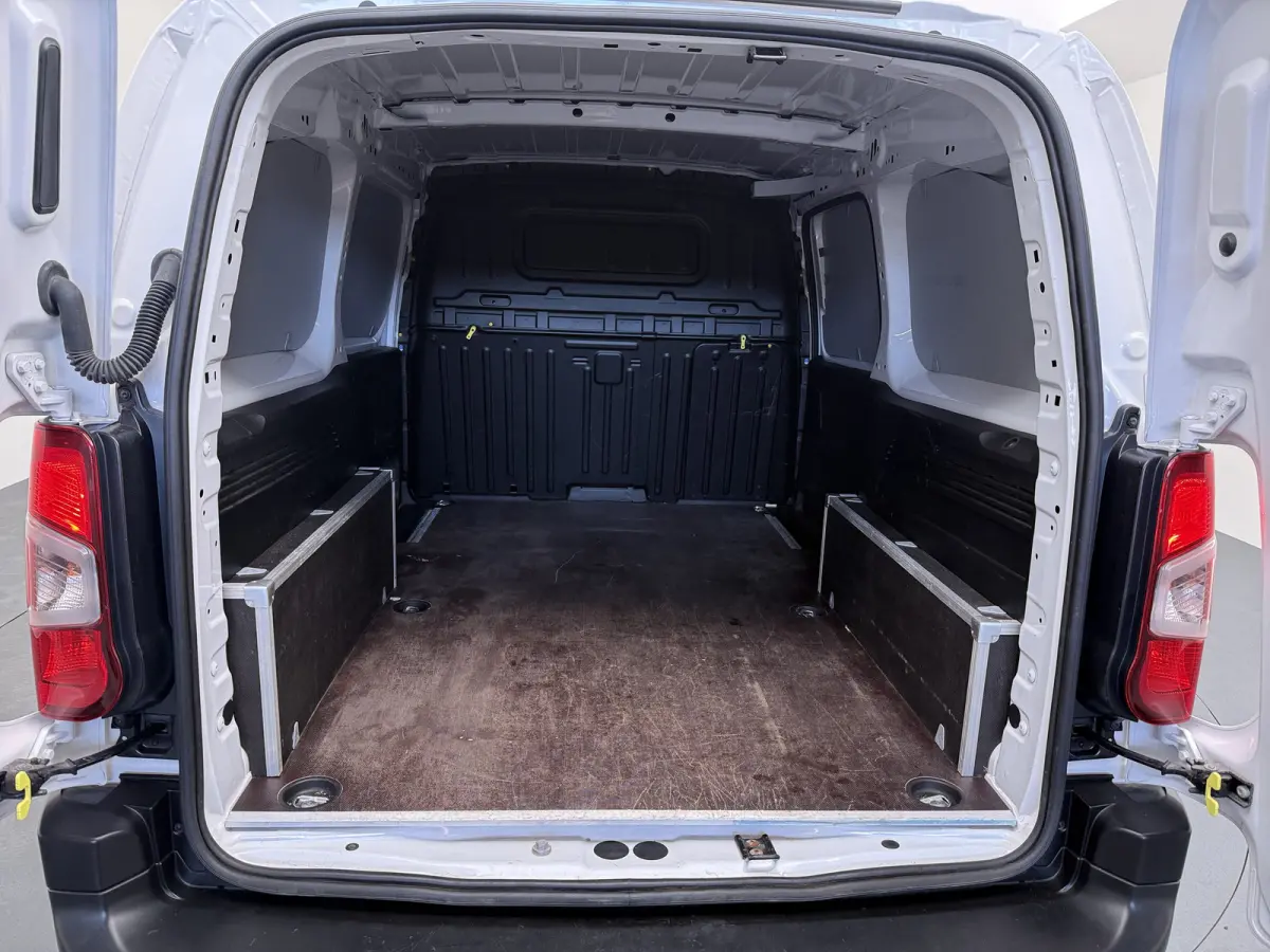 L2 1.5 100pk Camera | PDC | AIRCO | CARPLAY | NAVI |