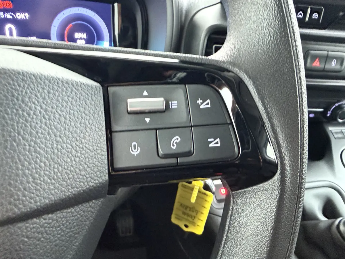 L2 1.5 100pk Camera | PDC | AIRCO | CARPLAY | NAVI |