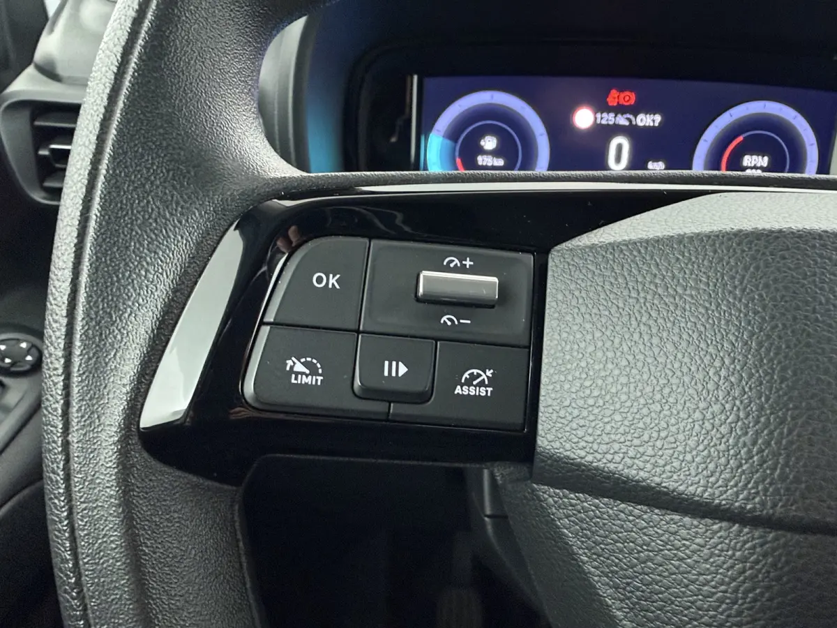 L2 1.5 100pk Camera | PDC | AIRCO | CARPLAY | NAVI |