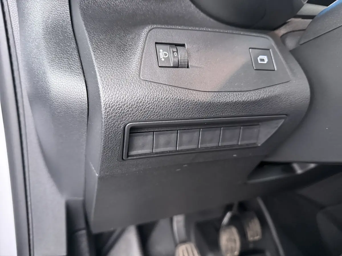 L2 1.5 100pk Camera | PDC | AIRCO | CARPLAY | NAVI |