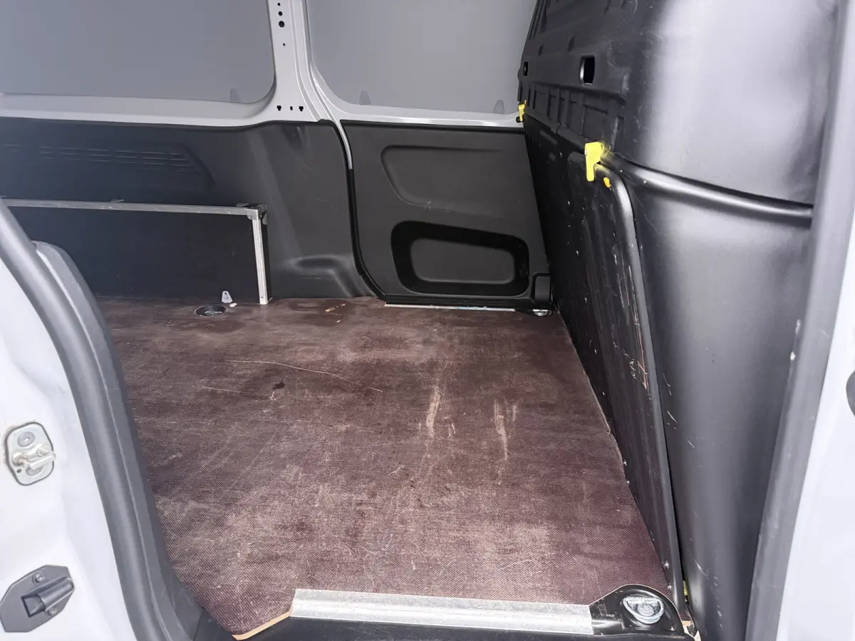 L2 1.5 100pk Camera | PDC | AIRCO | CARPLAY | NAVI |