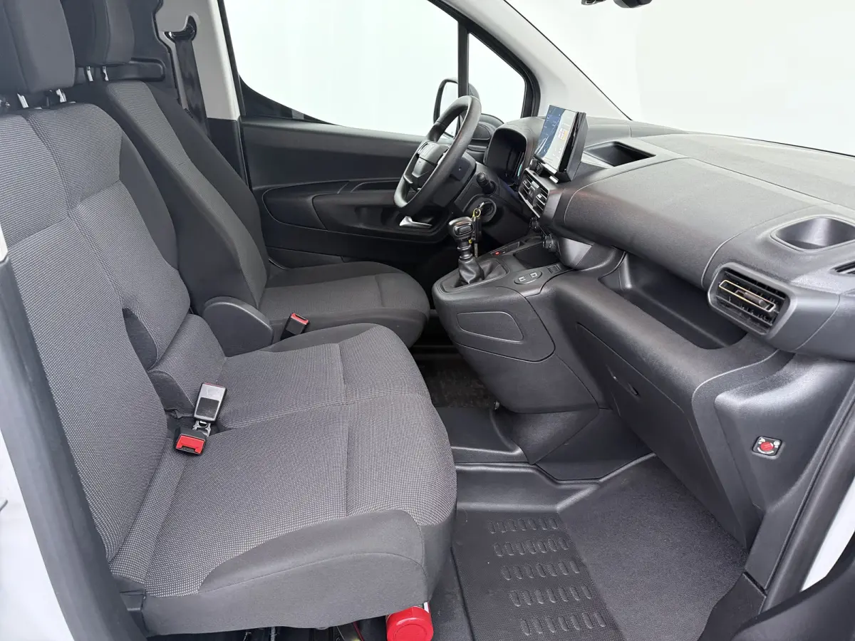 L2 1.5 100pk Camera | PDC | AIRCO | CARPLAY | NAVI |