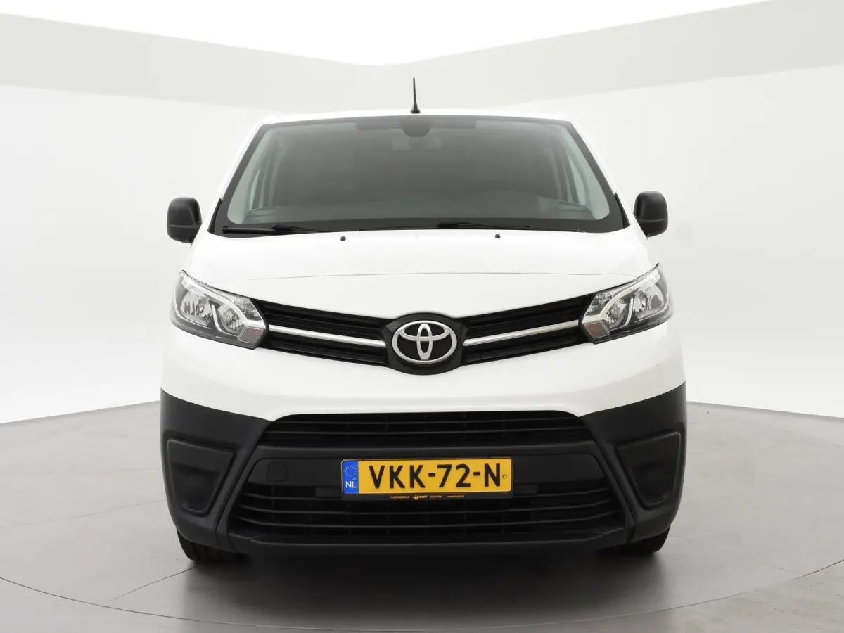 2.0 D-4D NAVIGATOR APPLE CARPLAY | CRUISE | NAVIGATIE | PDC