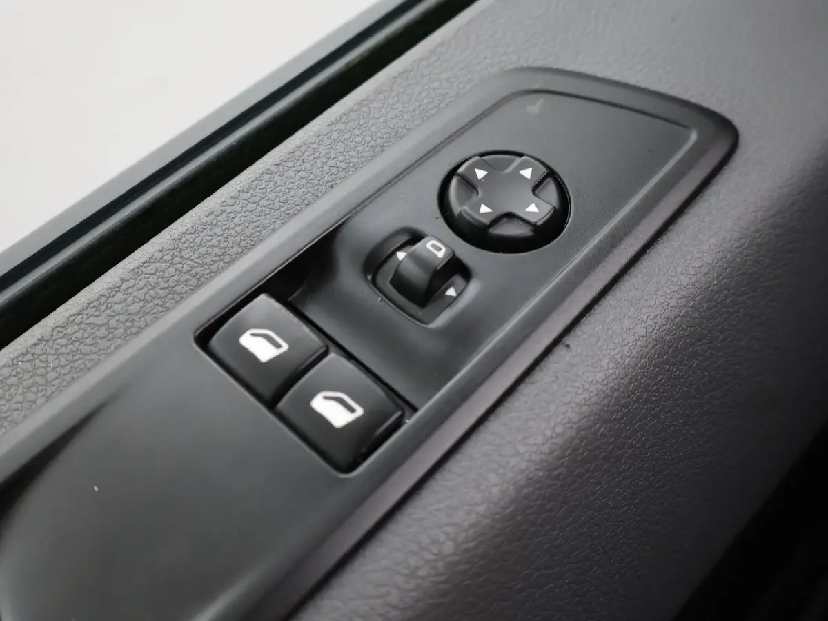 2.0 D-4D NAVIGATOR APPLE CARPLAY | CRUISE | NAVIGATIE | PDC