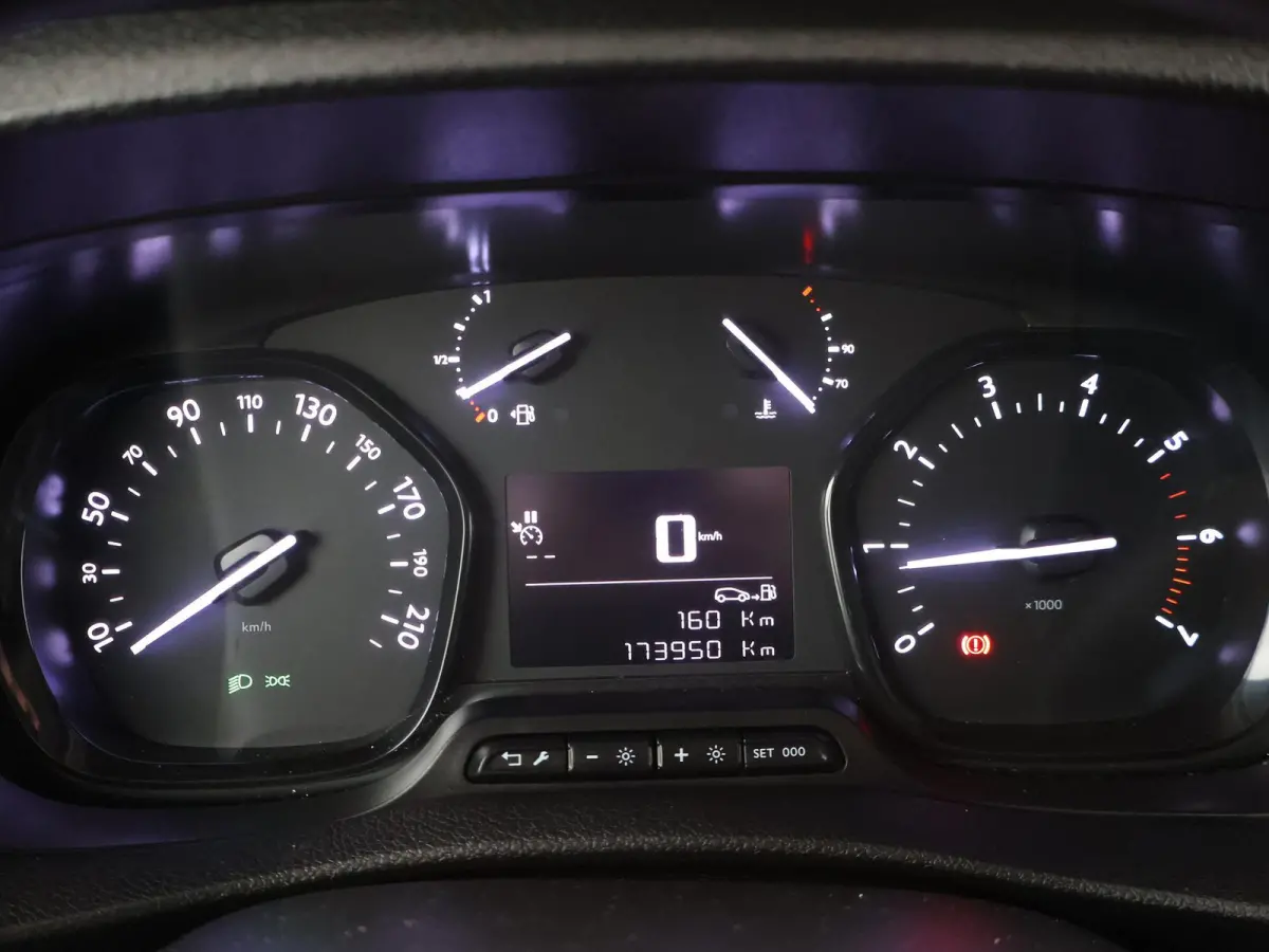 2.0 D-4D NAVIGATOR APPLE CARPLAY | CRUISE | NAVIGATIE | PDC