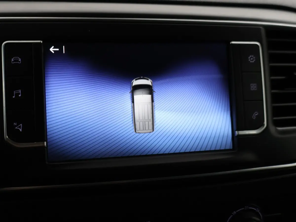 2.0 D-4D NAVIGATOR APPLE CARPLAY | CRUISE | NAVIGATIE | PDC
