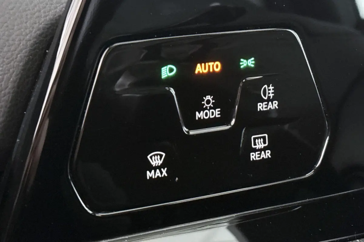 1.5 eTSI R-Line Panoramadak Stoel-Stuurverwarming Clima Carplay 18"