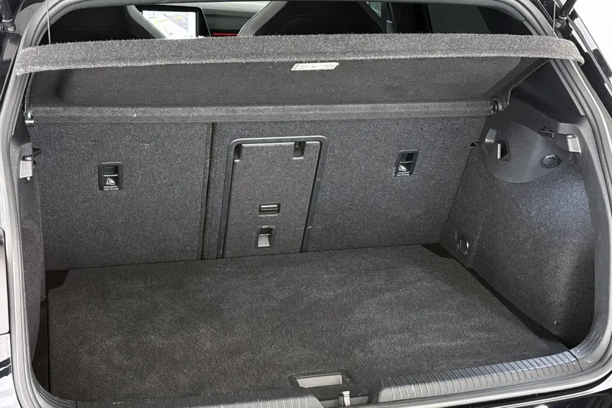 1.5 eTSI R-Line Panoramadak Stoel-Stuurverwarming Clima Carplay 18"