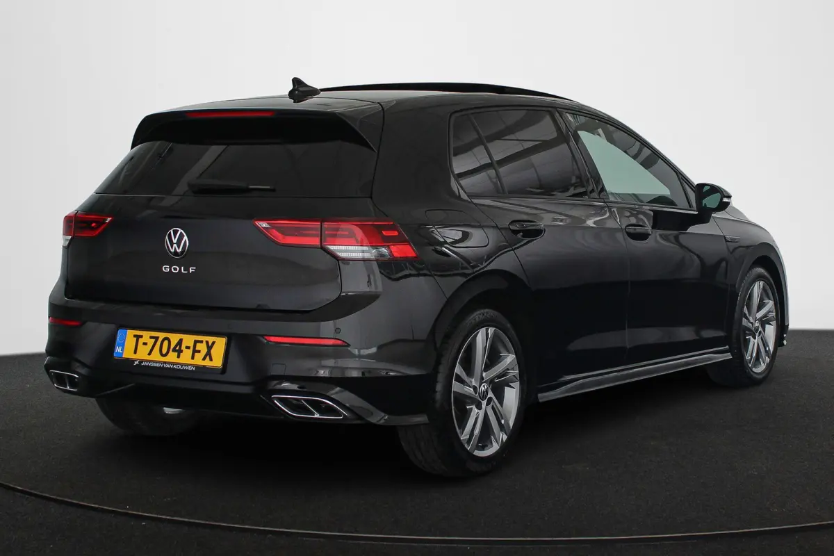 1.5 eTSI R-Line Panoramadak Stoel-Stuurverwarming Clima Carplay 18"