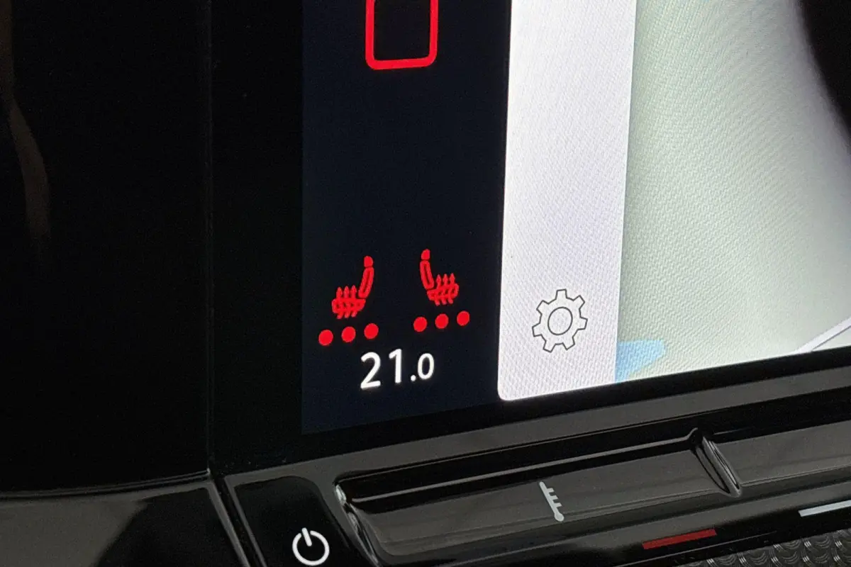1.5 eTSI R-Line Panoramadak Stoel-Stuurverwarming Clima Carplay 18"