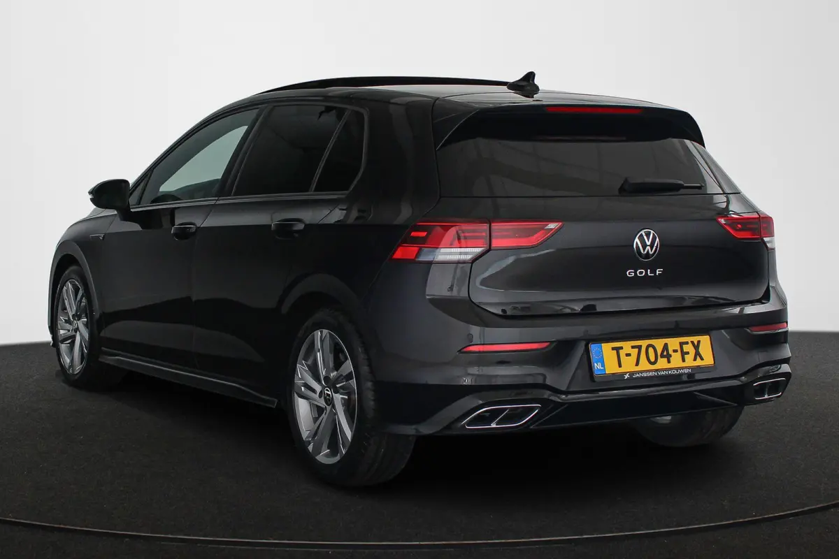 1.5 eTSI R-Line Panoramadak Stoel-Stuurverwarming Clima Carplay 18"