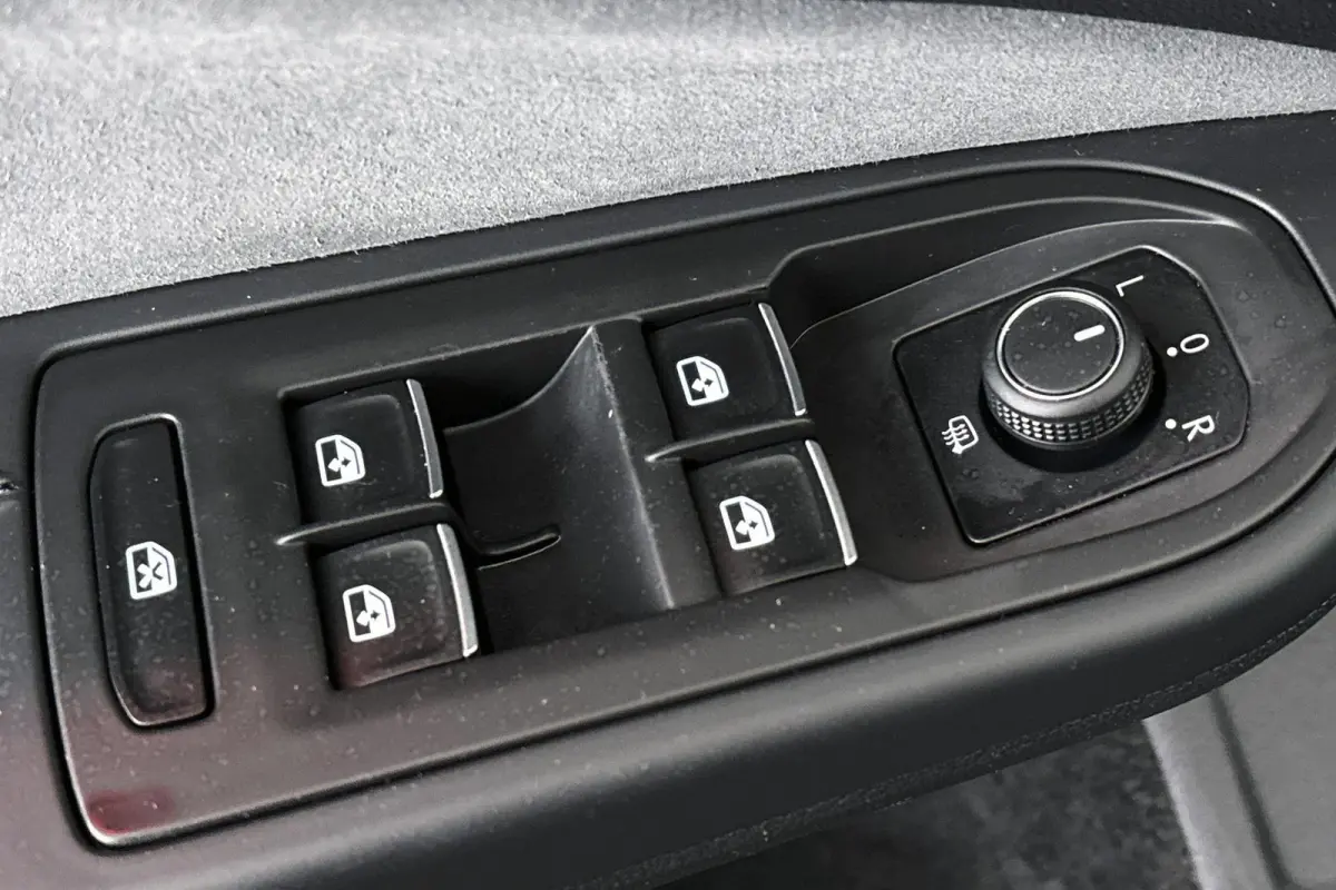 1.5 eTSI R-Line Panoramadak Stoel-Stuurverwarming Clima Carplay 18"