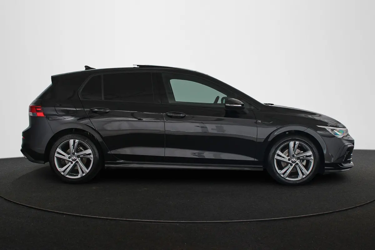1.5 eTSI R-Line Panoramadak Stoel-Stuurverwarming Clima Carplay 18"