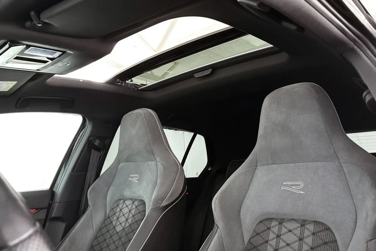 1.5 eTSI R-Line Panoramadak Stoel-Stuurverwarming Clima Carplay 18"